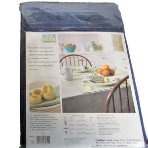 Martha Stewart Everyday Living 70 Inch Round Fabric Tablecloth Blue NIP